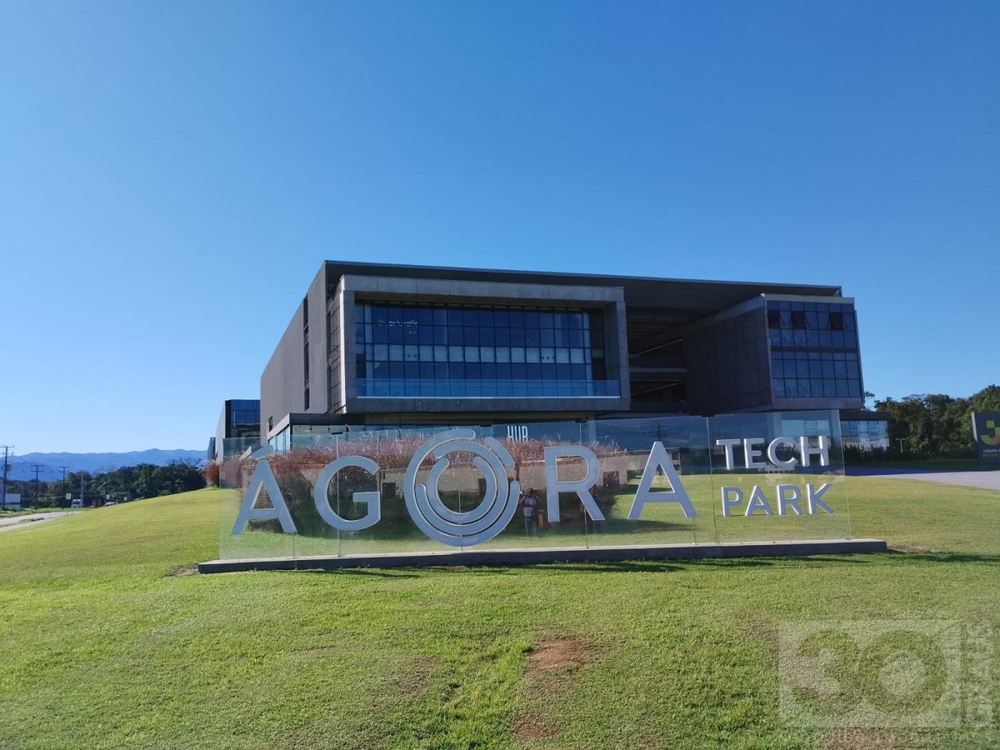 Sala comercial para alugar  no Distrito Industrial Norte - Joinville, SC. Imveis